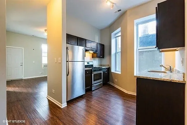 1 bed, 1.0 bath, $1,700 — Photo 2