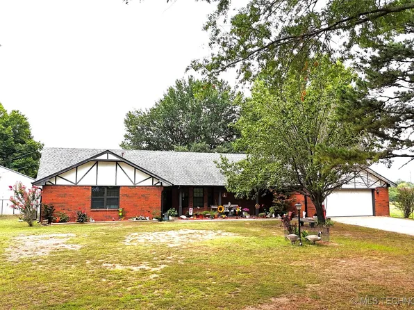 1302 NE H St, Stigler, OK 74462