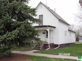 913 Avenue F, Hawarden, IA 51023