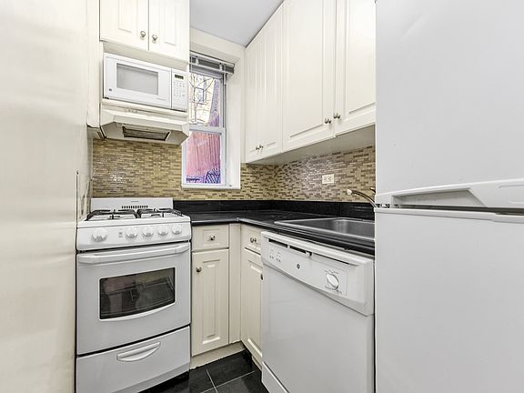 4th image of 428 E 81st St APT 1C