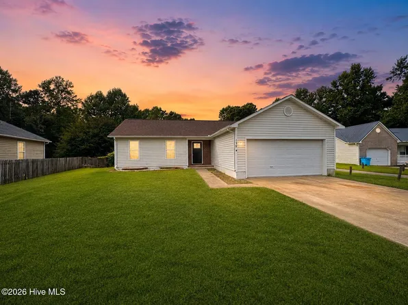 139 Sweetwater Dr, Jacksonville, NC 28540