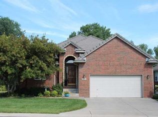 9401 E Greenbriar St, Wichita, KS 67226