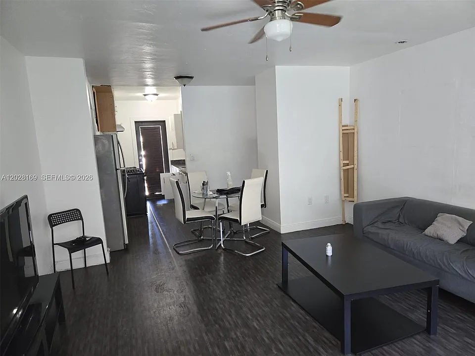 7035 Rue Granville #2