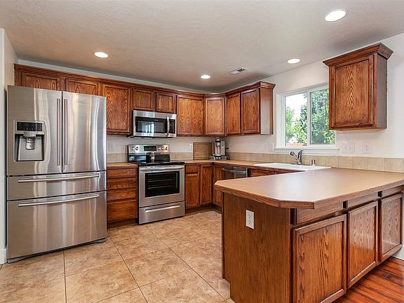 4th image of 6415 Nisqually Dr