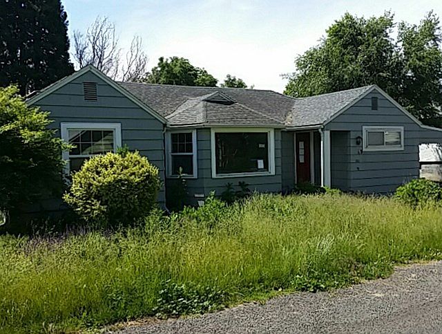 1st image of 123 Drumheller St