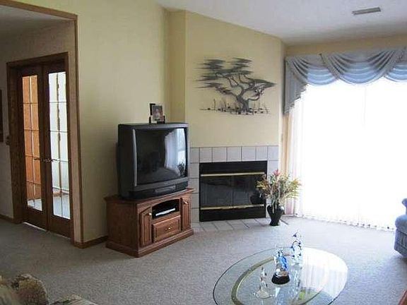 2nd image of 376 Park Hill Dr