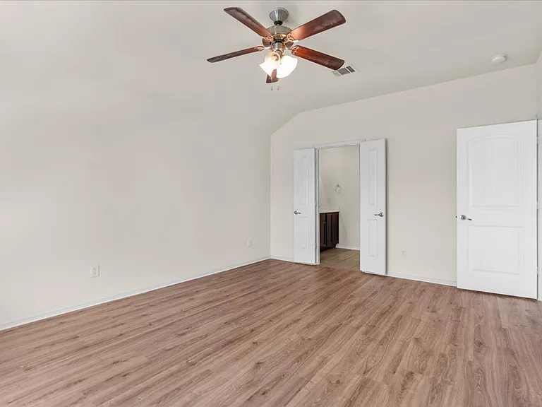 1729 Park Trails Blvd — Photo 12