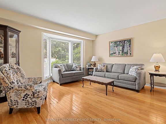 3rd image of 432 Pickford Dr