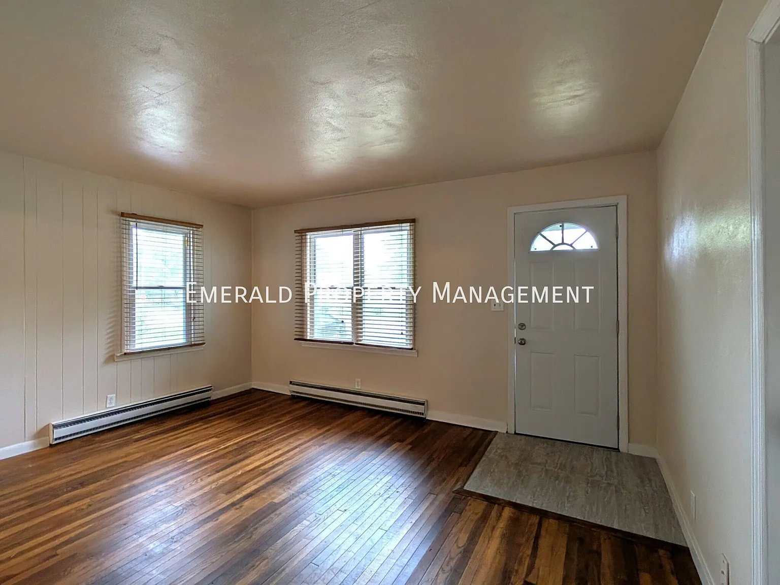 3 bed, $1,800 — Photo 2
