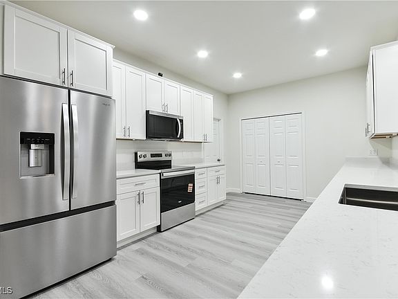 5th image of 2032 NW 2nd Pl