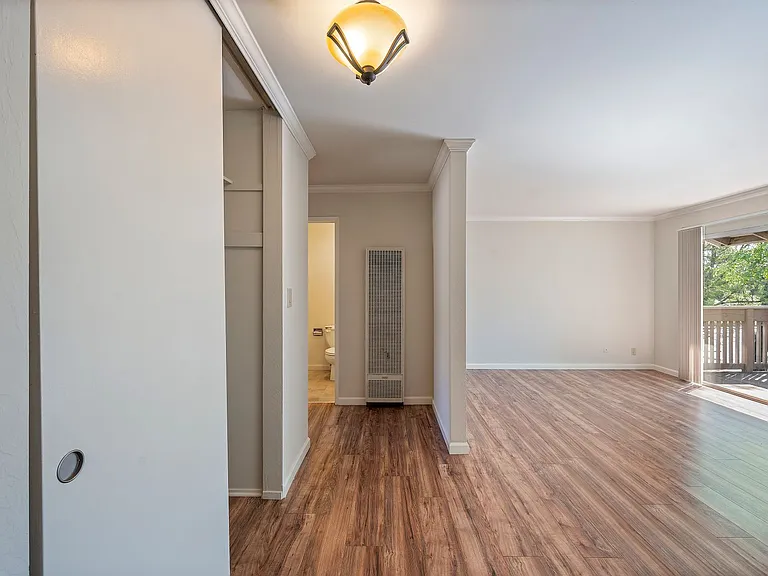 100 Devon Avenue — Photo 12
