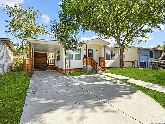 3rd image of 935 W Mariposa