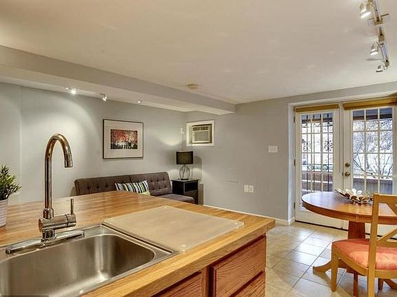 Kitchen / Living Room