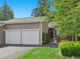 24311 SE 41st Pl #10, Issaquah, WA 98029