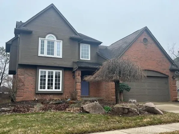 6566 Berkshire Dr, Washington, MI 48094