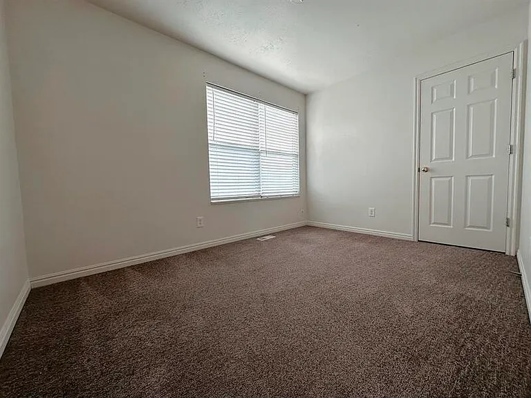 315 N 270 W — Photo 9