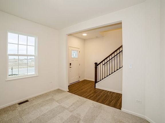 4th image of 468 Cloverlane Dr