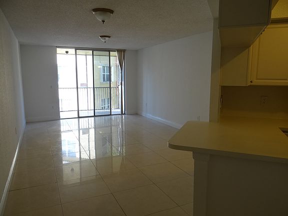 2nd image of 8255 Lake Dr APT 303