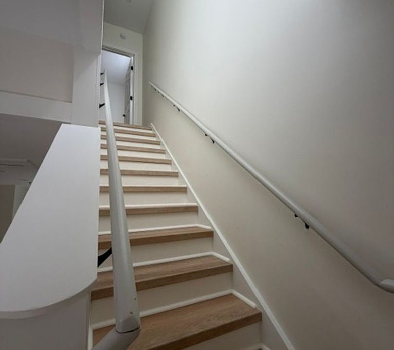 Building Photo 5