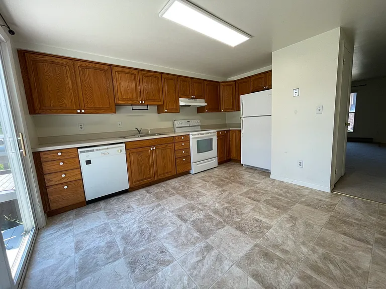 433 Cedarcrest Dr — Photo 9