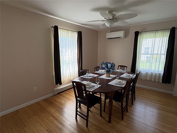 4th image of 2126 Westside Dr