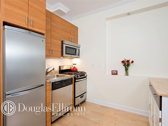 2nd image of 304 W 114th St #1A