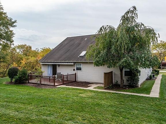 2nd image of 300 Carriage Dr