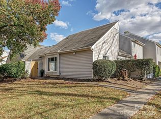 1612 Hollow Dr, Charlotte, NC