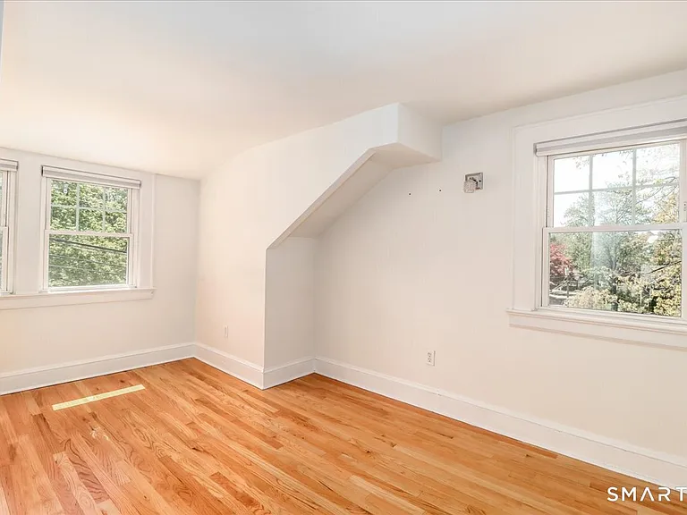 25 Maplewood Ave — Photo 24