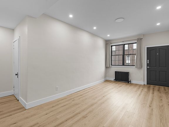 3rd image of 2602 E Cambria St APT B