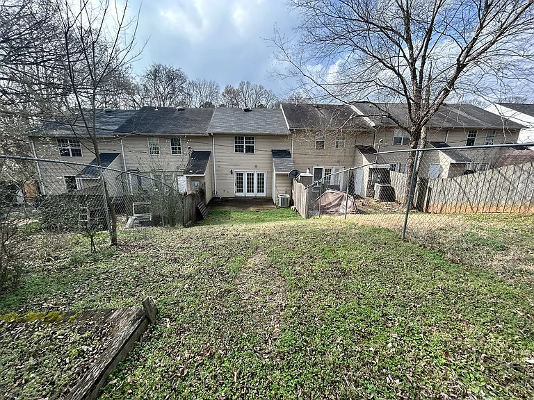 504 Short St #B — Photo 11
