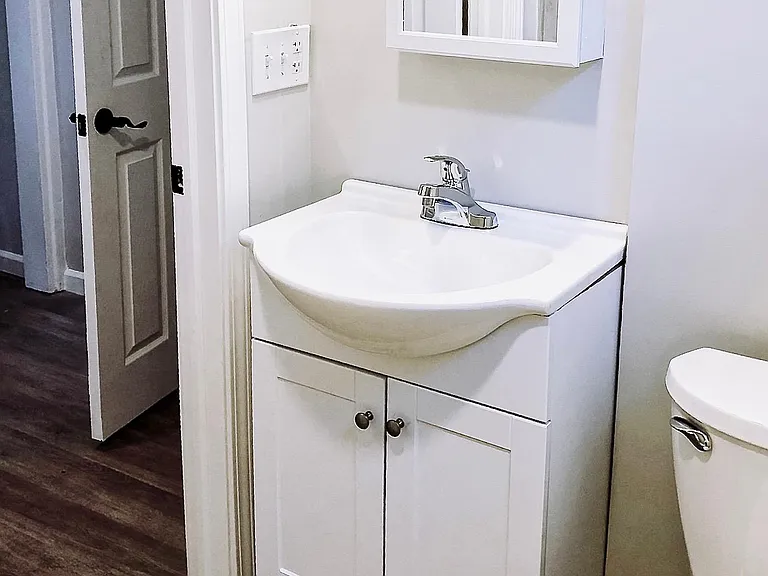 (Unit #1|1-Bed/1-Bath|First Floor): Bathroom
