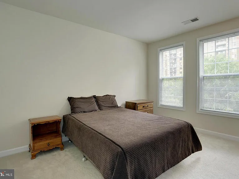 1320 N Wayne St #307 — Photo 13