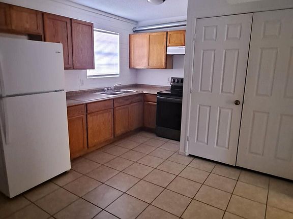 4th image of 3708 Keltner Ave #14