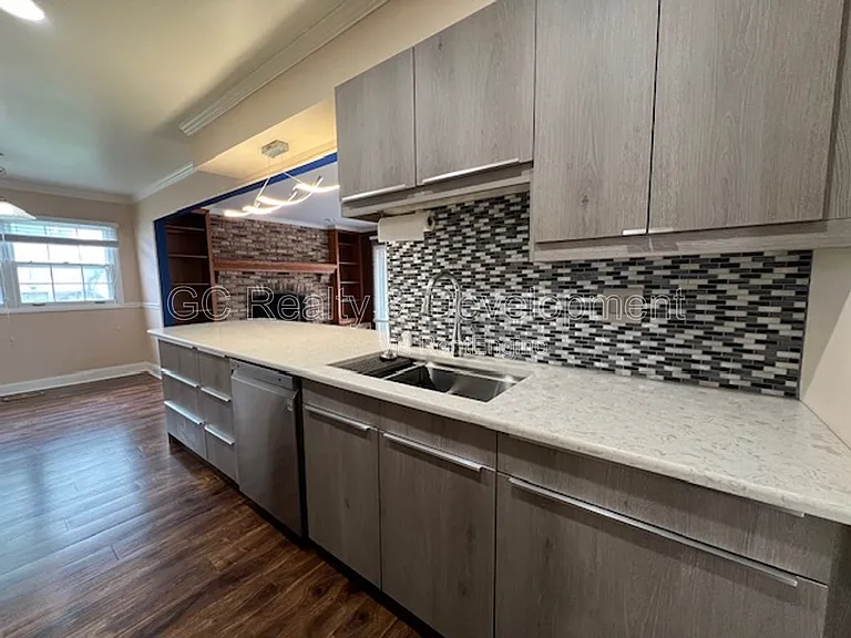 1540 Edgefield Ln — Photo 5