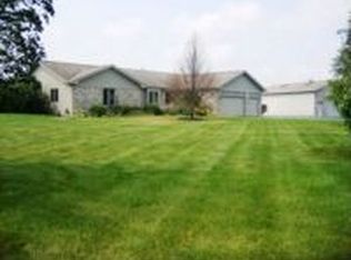 6109 McCullom Lake Rd, Wonder Lake, IL 60097