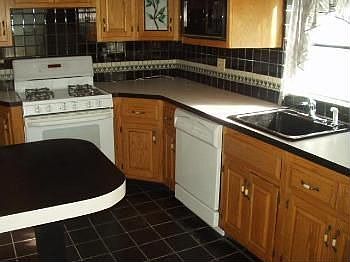2nd image of 32-10 Nicholson Dr #1X