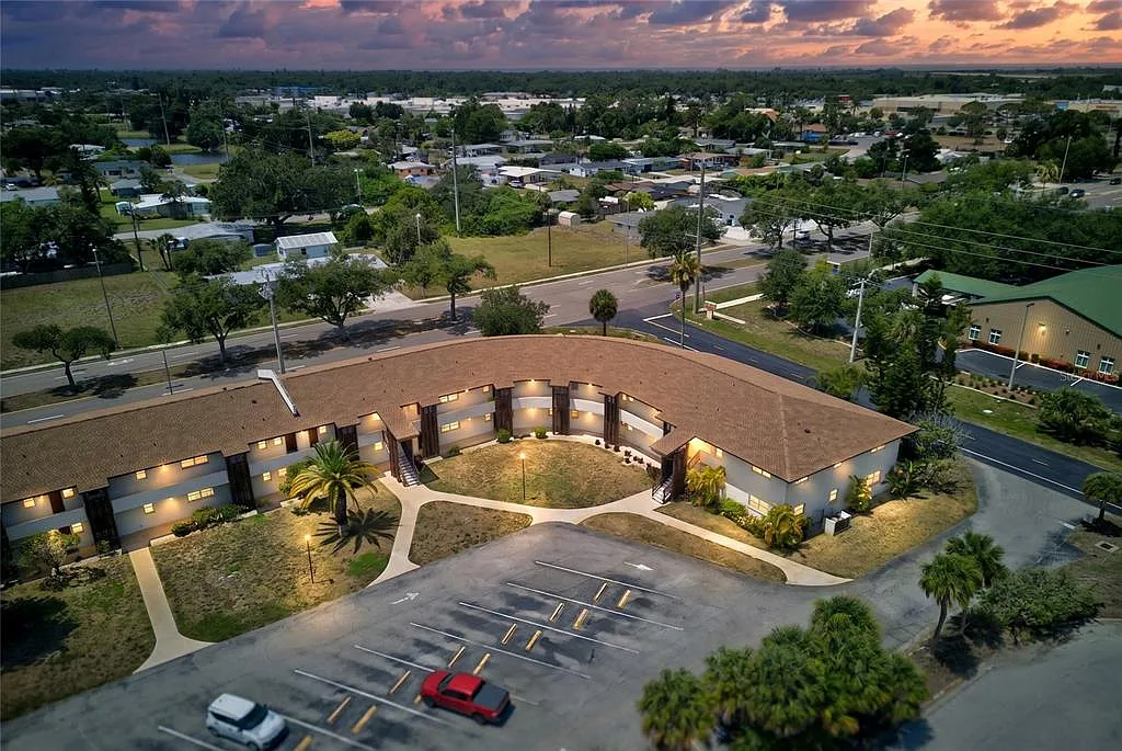 1 bed, 1.0 bath, 834 sqft, $1,500 — Photo 1