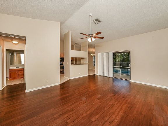 4th image of 1455 Thornbank Ln