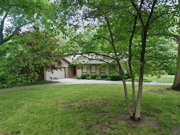 7325 High Dr, Prairie Village, KS 66208