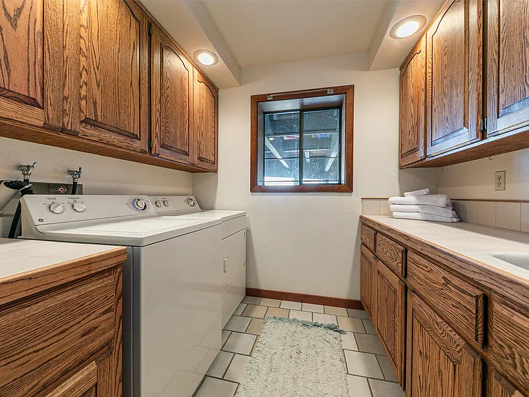 8954 Crest Dr — Photo 26