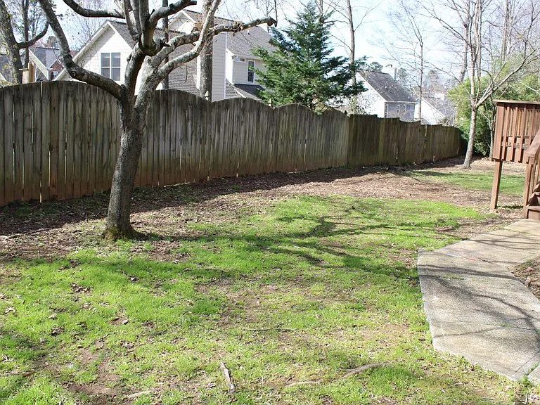 102 Uxbridge Ct — Photo 14