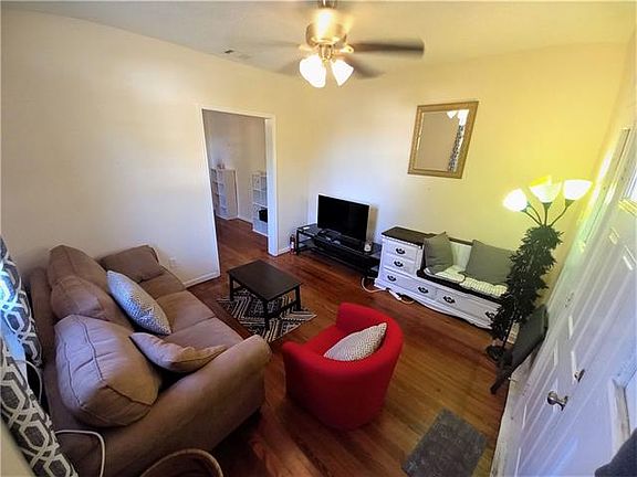 3rd image of 2416 N Villere St