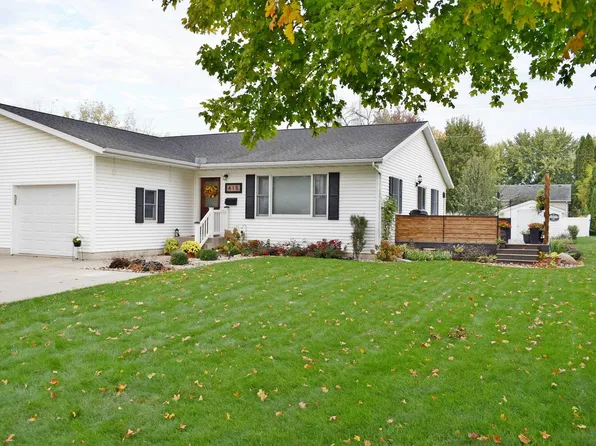 415 Park St, Osage, IA 50461