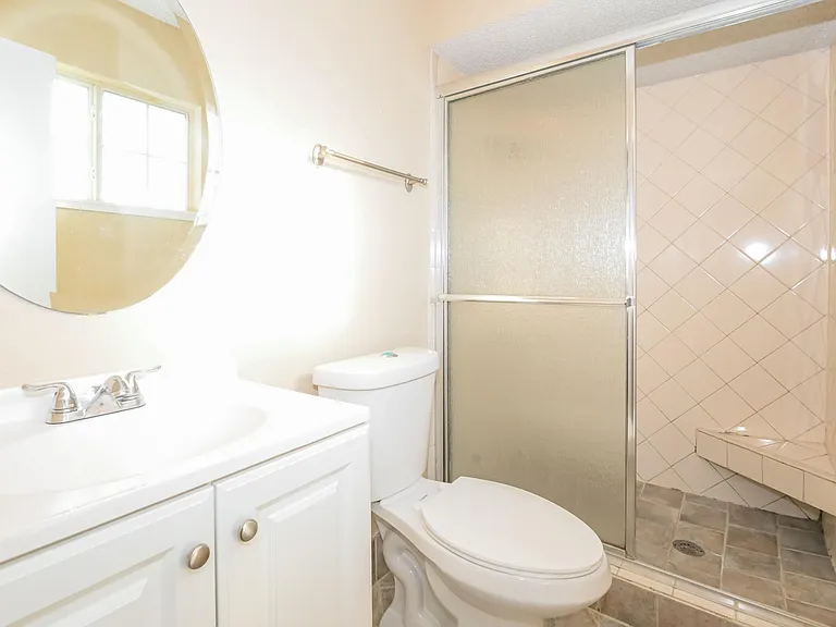 6038 Sandwick Dr — Photo 13