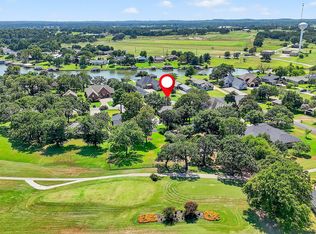 702 Kiowa Dr W, Lake Kiowa, TX 76240