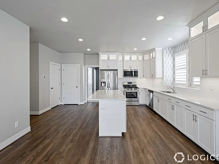 7862 S 5440 W — Photo 7
