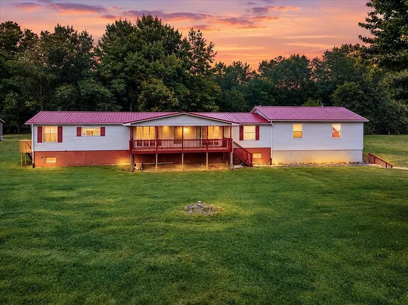 5308 Thornspring Rd, Pulaski, VA 24301