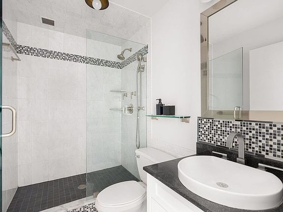 5th image of 201 W 74th St APT 11E