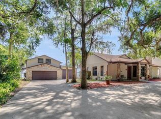 385 Whitcomb Dr, Geneva, FL 32732